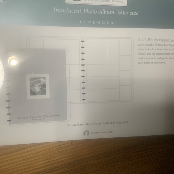 Brand New, Sealed Levenger Circa Translucent Photo Album, Letter Size - Picture 3 of 4